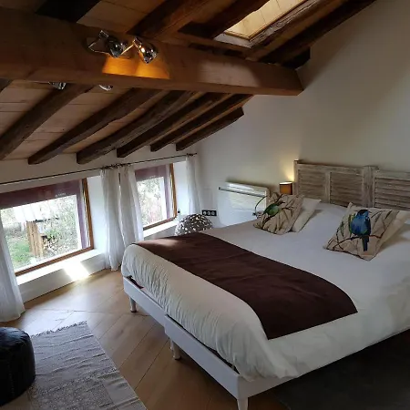 Semesterbostad La Maison Triangulaire Roussines