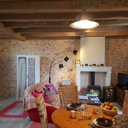 La Maison Triangulaire Roussines