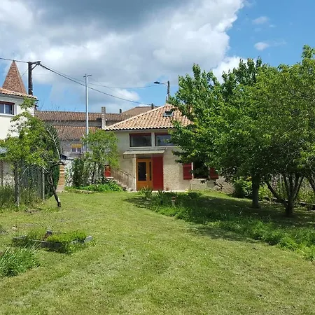 Semesterbostad La Maison Triangulaire Roussines