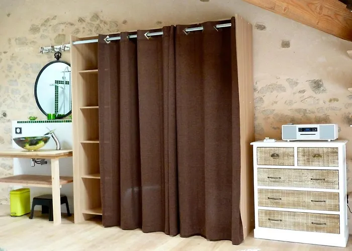 La Maison Triangulaire * Roussines